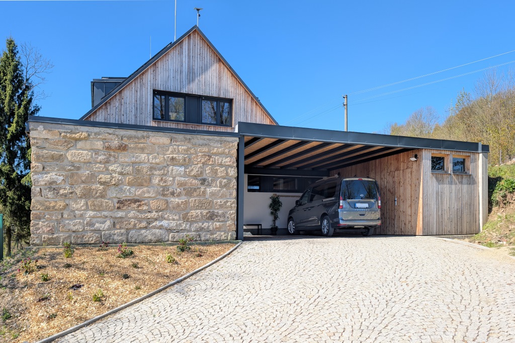 Novostavba rodinného domu v Jeřmanicích u Liberce, pozemek 4328 m²